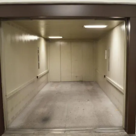 Piso Con Solarium Calahorra Con Solera Parking Privado Gratis * Córdoba